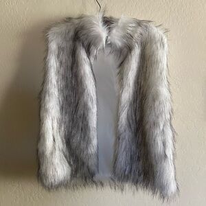Women's Faux Fur Vest - Gray